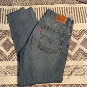 Light blue Levi wedgie jeans size 29